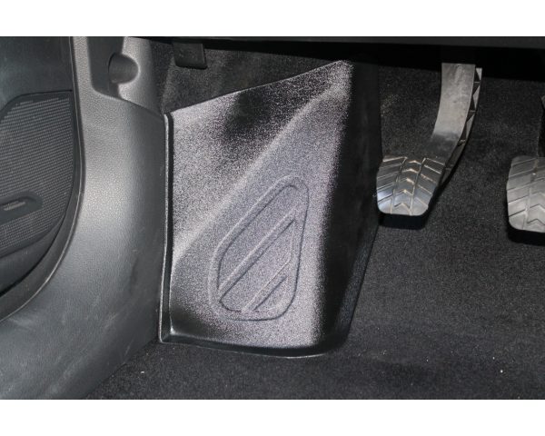 Защитные накладки на ковролин водителя и пассажира для Лада Веста / фото №4